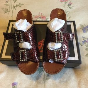 LaPlume “Jen” Sandals in New Condition.